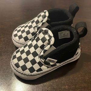 Slip On V Crib Vans